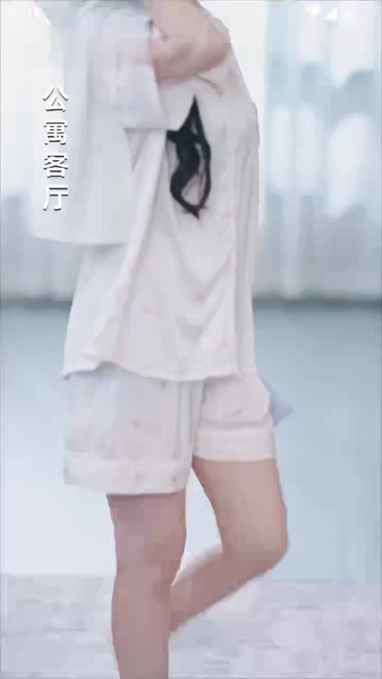 AI魔改 年下弟弟游泳池后入骑乘 cover