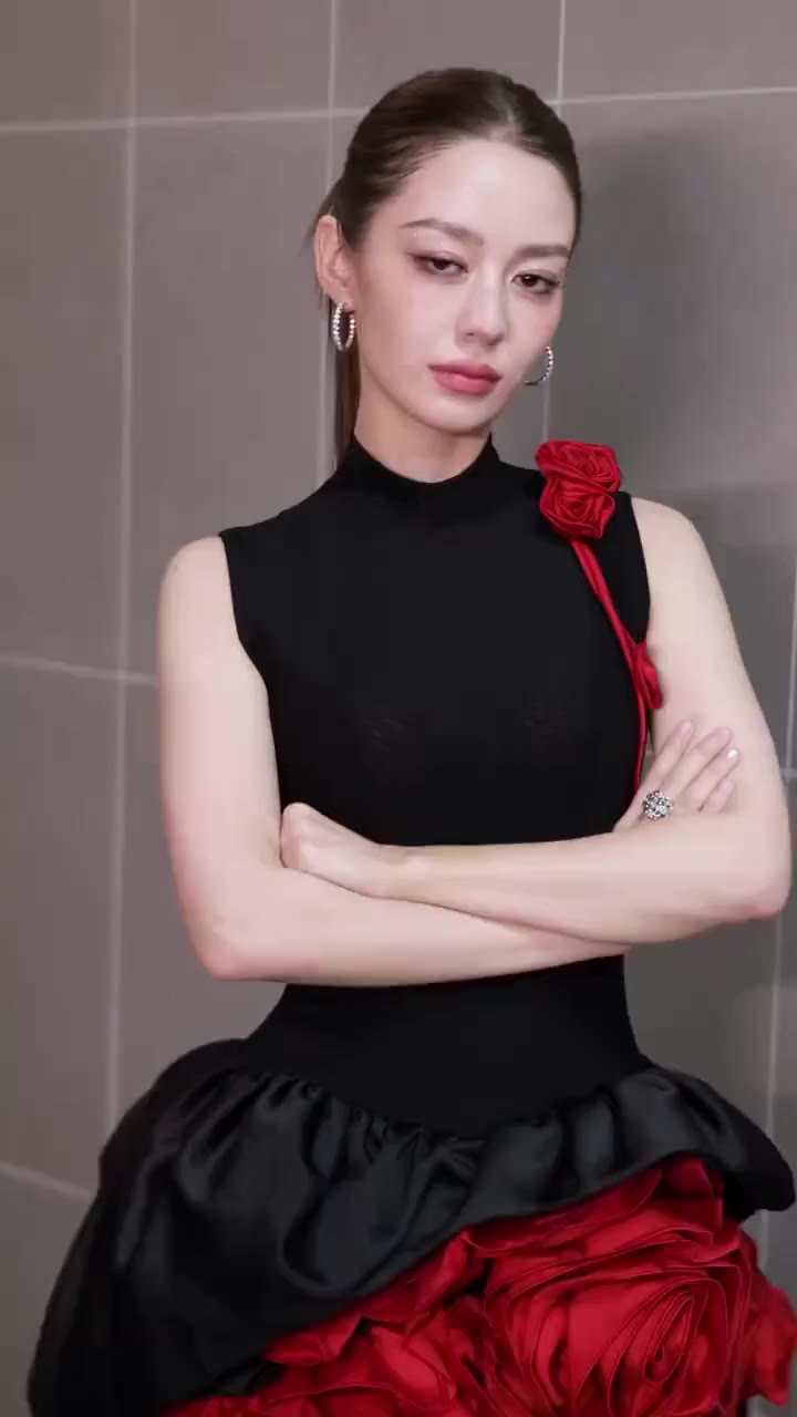 AI魔改吉娜江疏影柳岩骚浪少妇们饥渴难耐一天不被干骚穴就奇痒难耐 cover